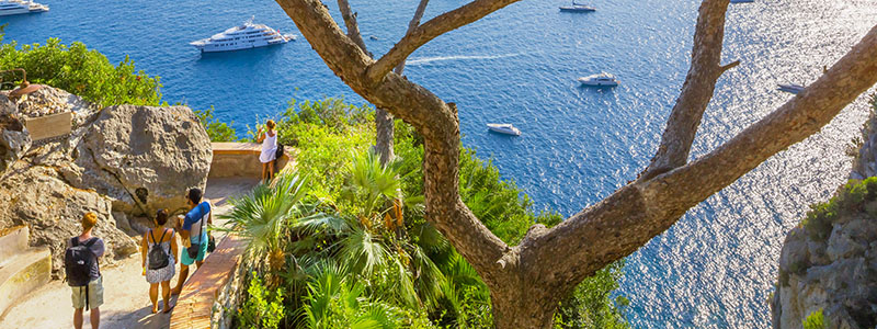 Turister på ön Capri utanför Amalfikusten.